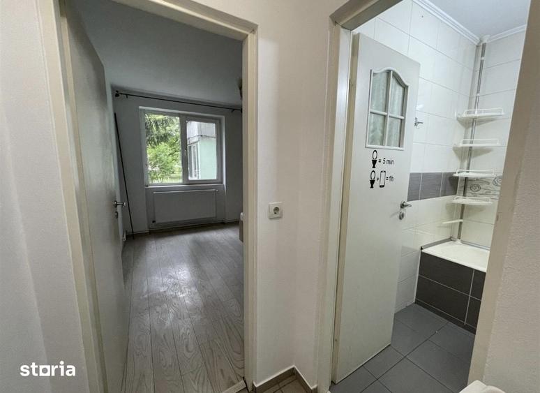 Apartament cu 4 camere decomandat în Central