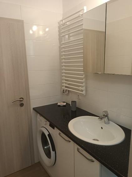 Apartament cu 2 camere semidecomandat, mobilat în Eroii Revoluției