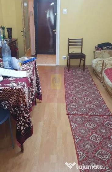 Apartament cu 3 camere decomandat în Morarilor