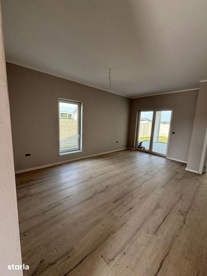 Apartament cu 4 camere în Moșnița Nouă