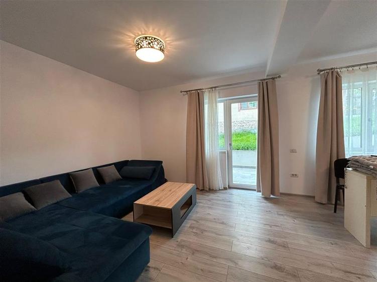 Duplex cu 4 camere cu Canalizare în Bucium