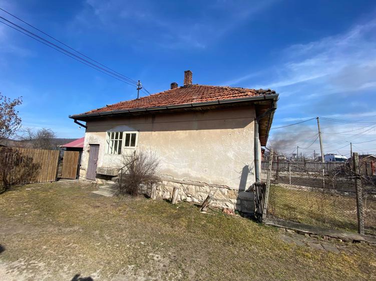Casă cu 2 camere în Aghireșu
