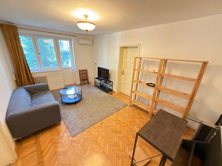 Apartament cu 2 camere semidecomandat în Floreasca