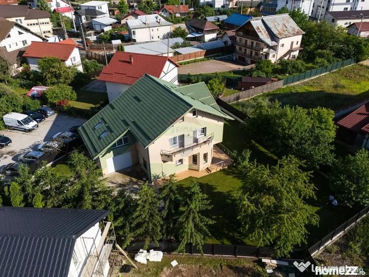 Casă cu 7 camere cu Teren 868 Mp în Trivale