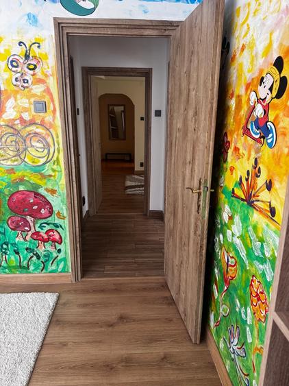 Apartament cu 3 camere semidecomandat în Vatra Luminoasă