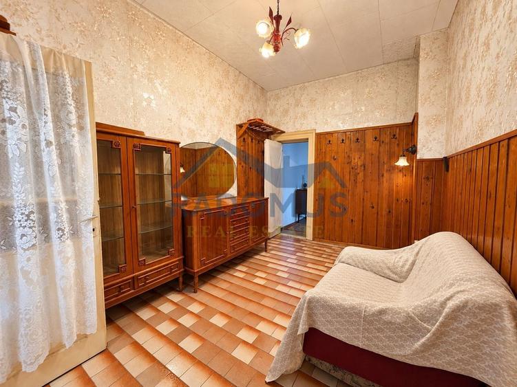 Casă individuală cu 6 camere cu Canalizare în Lupeni