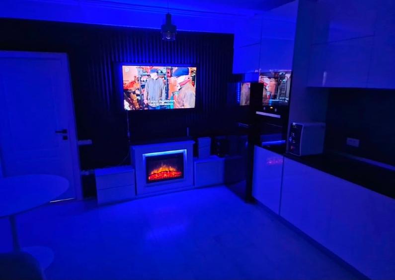 Apartament cu 3 camere decomandat, mobilat în Central