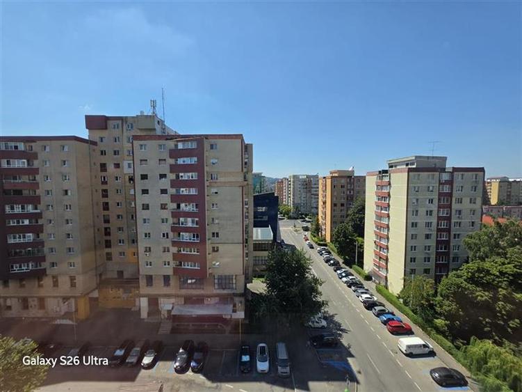 Apartament cu 2 camere semidecomandat în 13 Decembrie