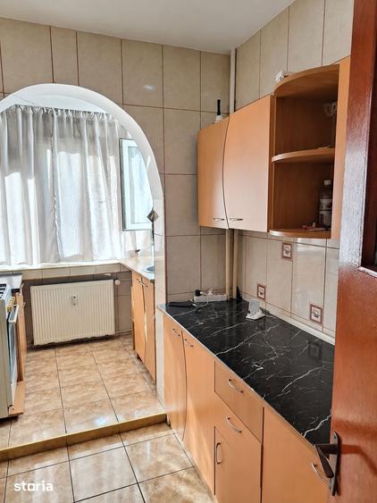 Apartament cu 3 camere decomandat, mobilat în Sălăjan
