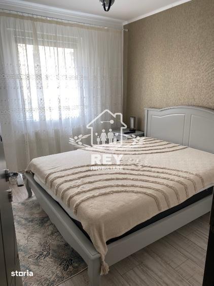 Apartament cu 3 camere, mobilat în Sub Arini