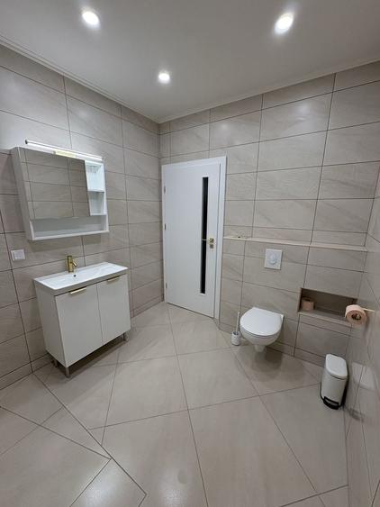 Casă cu 4 camere semidecomandat în Ultracentral