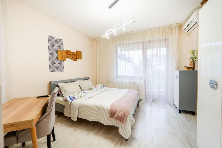 Casă cu 7 camere cu Canalizare în Central