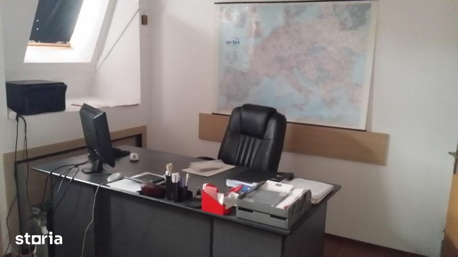 Apartament cu 3 camere în Semicentral