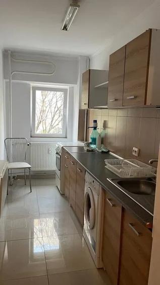 Garsonieră decomandată în Tei