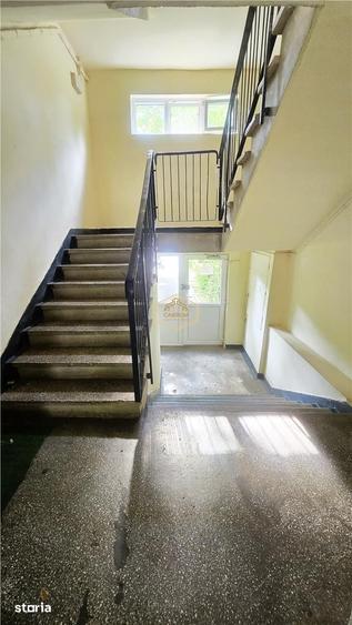 Apartament cu 3 camere semidecomandat în Micro 16