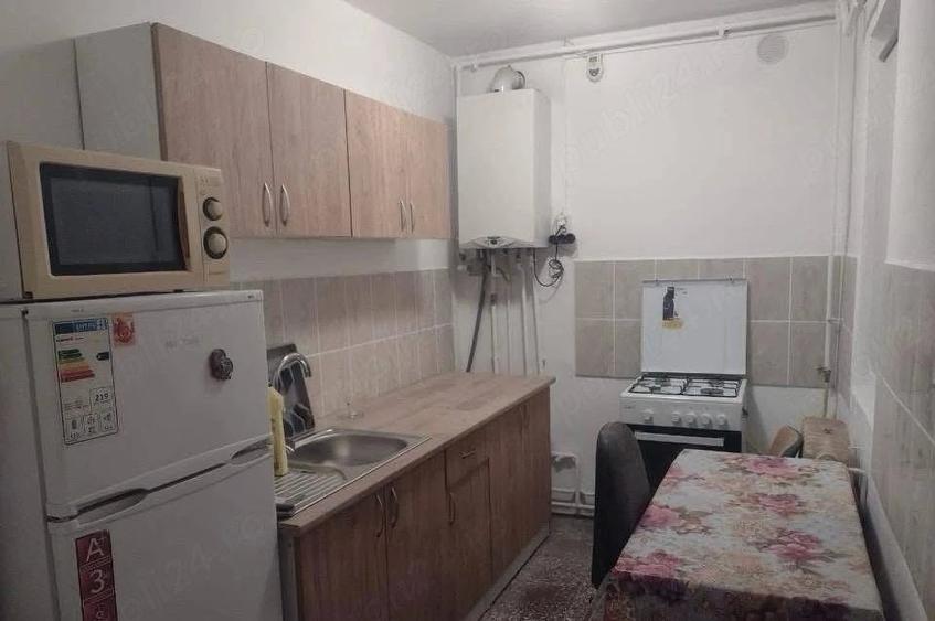 Garsonieră decomandată, mobilată în Dâmbovița