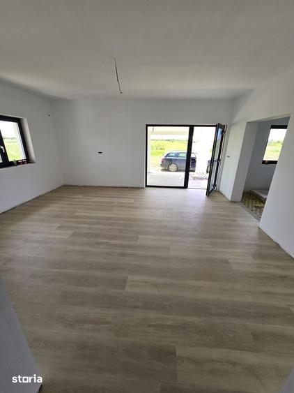Casă cu 3 camere cu Teren 600 Mp în Păulești