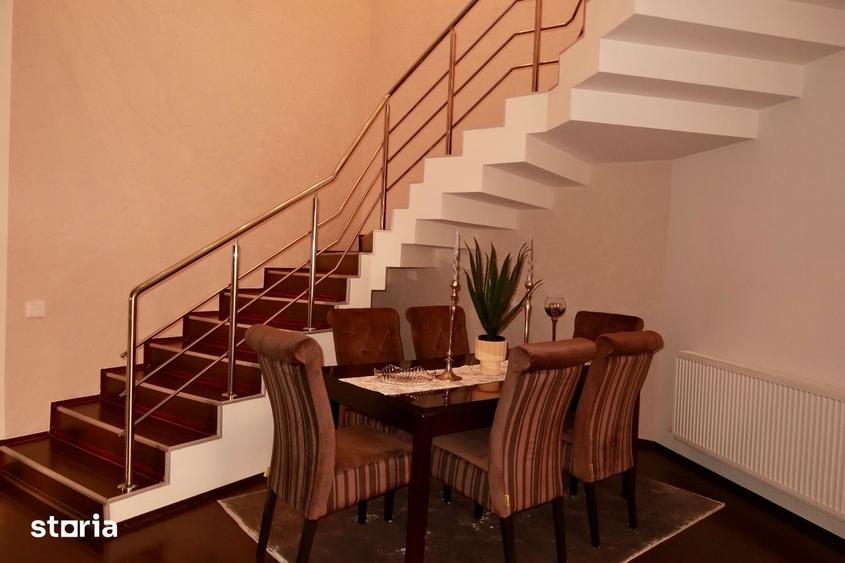 Casă cu 6 camere semidecomandat cu Teren 1400 Mp în Sânmartin