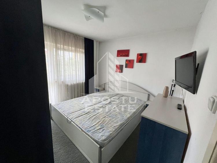 Apartament cu 3 camere decomandat, mobilat în Torontalului