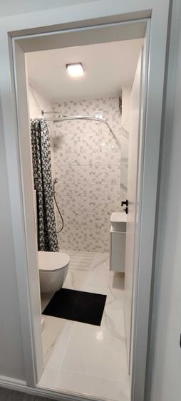 Apartament cu 3 camere decomandat în Exterior Vest