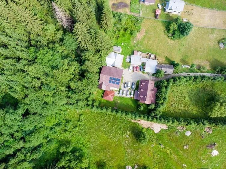 Casă cu 21 camere cu Teren 4050 Mp în Sătic