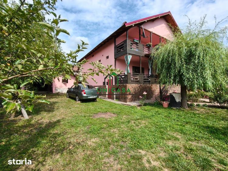Casă cu 7 camere cu Teren 600 Mp în Central