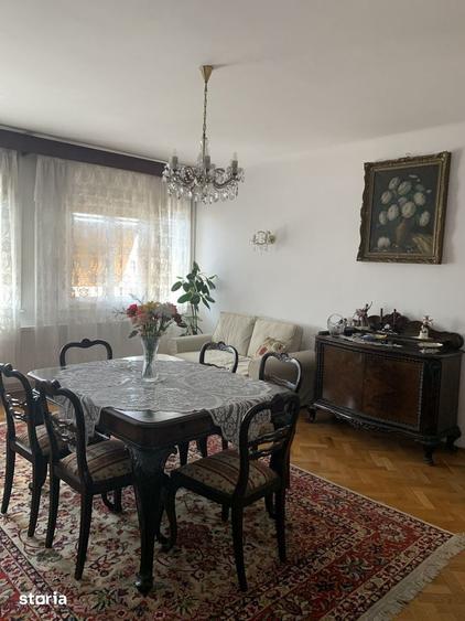 Apartament cu 3 camere decomandat, mobilat în Gruia