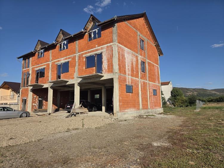 Casă cu 4 camere în Central