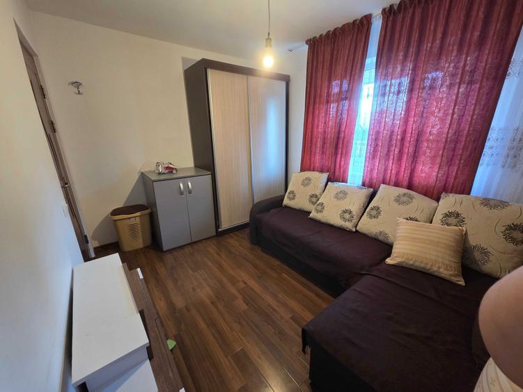 Apartament cu 3 camere decomandat în 9 Mai