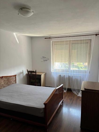 Apartament cu 3 camere decomandat în Mureșeni