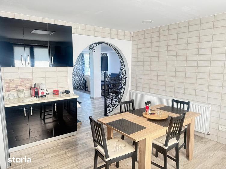 Casă cu 5 camere cu Teren 535 Mp în Aninoasa