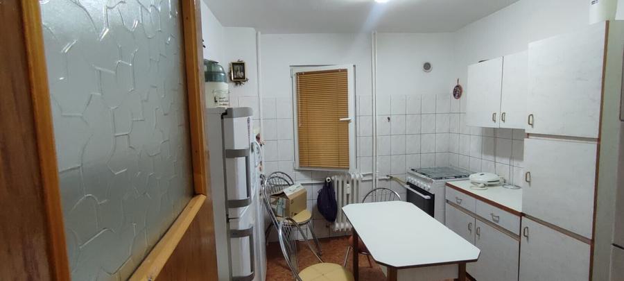 Apartament cu 3 camere decomandat, mobilat în Obor