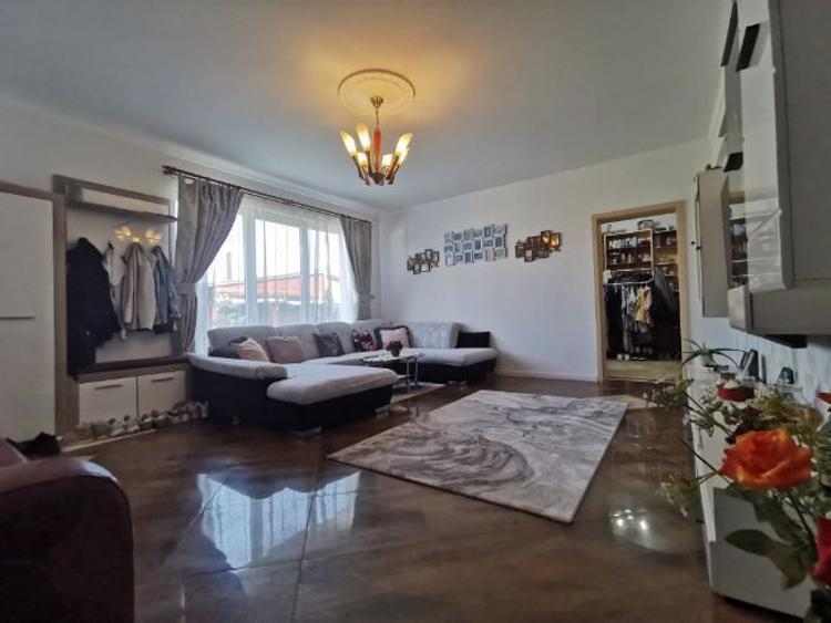 Casă individuală cu 4 camere cu Teren 390 Mp în Sântandrei