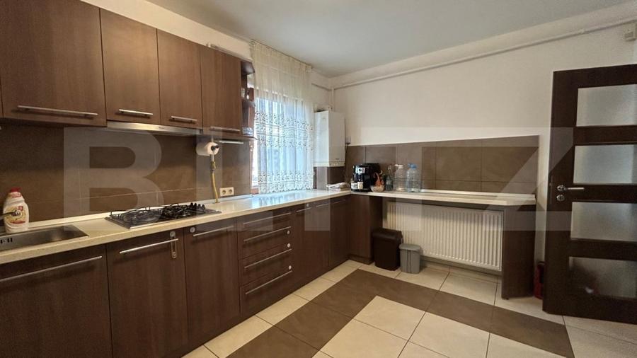 Apartament cu 3 camere, în curte privată - 2