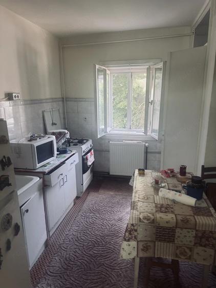 Apartament cu 2 camere semidecomandat în Aradului
