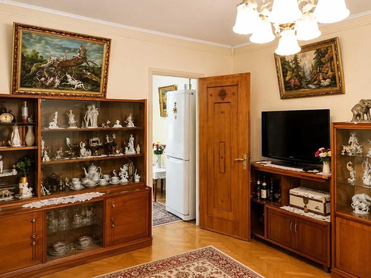 Apartament cu 3 camere decomandat în Brâncoveanu