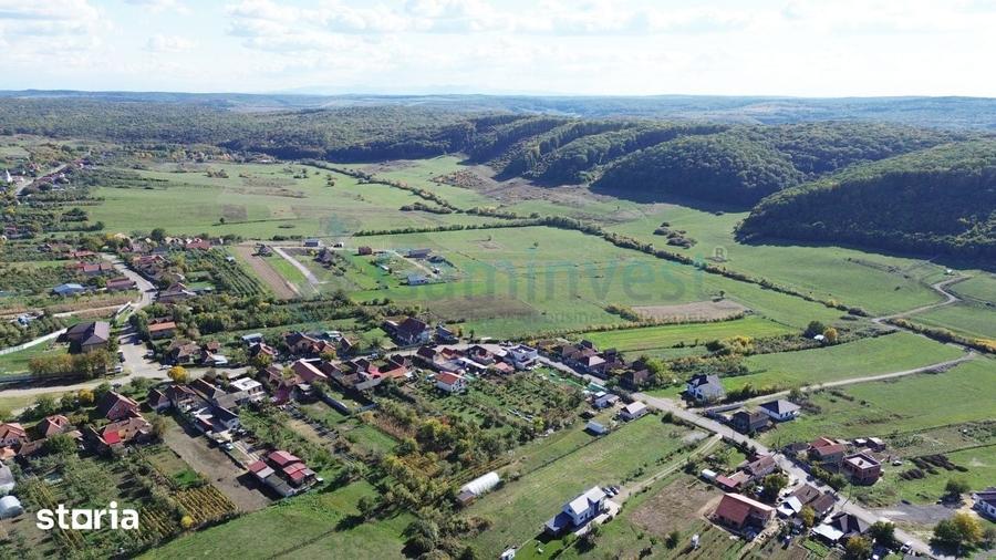 Casă cu 2 camere cu Teren 1439 Mp în Sânmartin