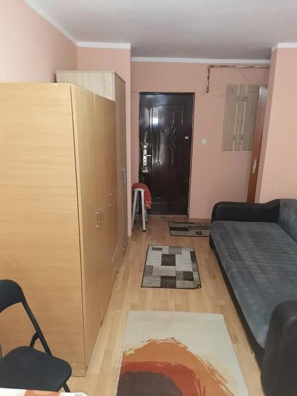 Garsonieră decomandată în Central