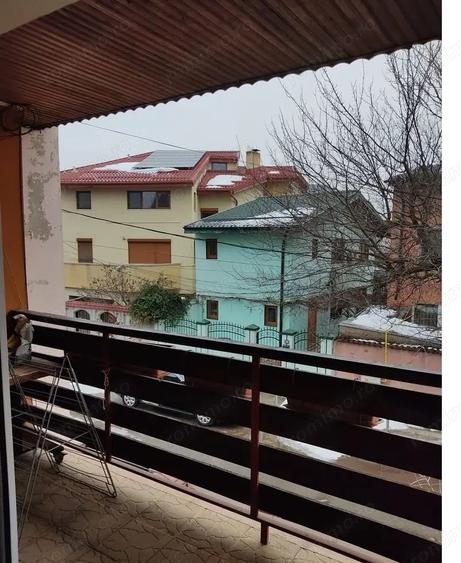 Casă cu 5 camere cu Teren 90 Mp în Brâncoveanu