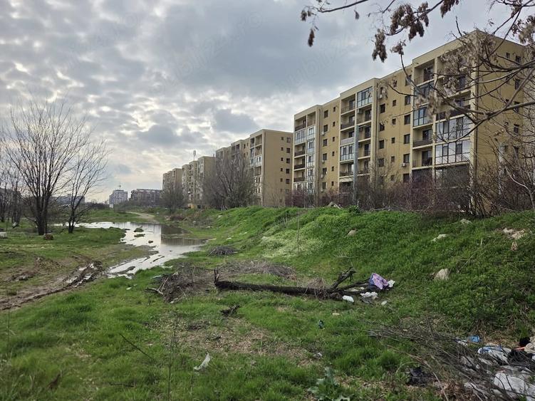 Teren de 1124 mp, în Militari