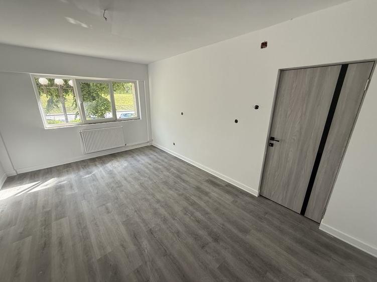 Spațiu comercial, de 137 mp, în Horea