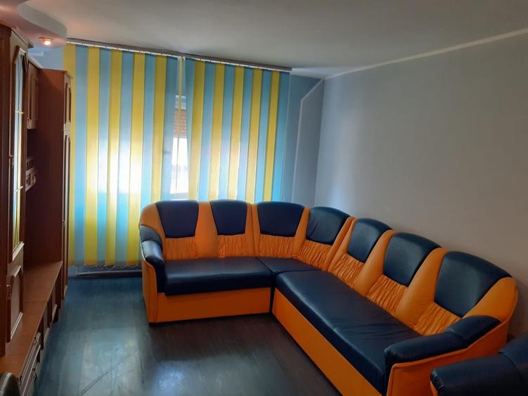 Apartament cu 2 camere decomandat în Sârbi