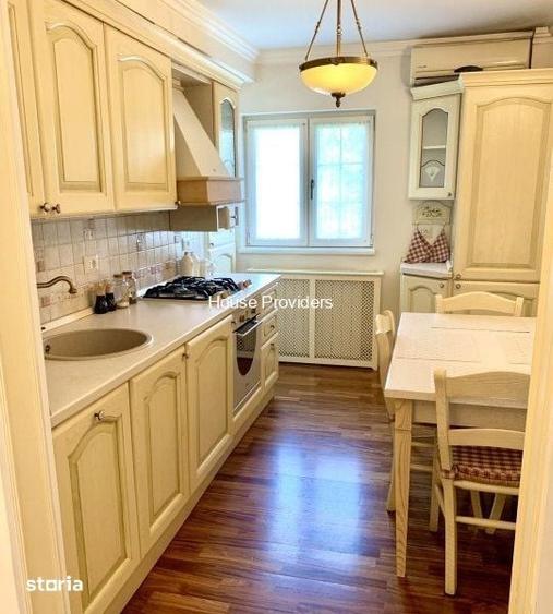 Apartament cu 3 camere decomandat în Tei