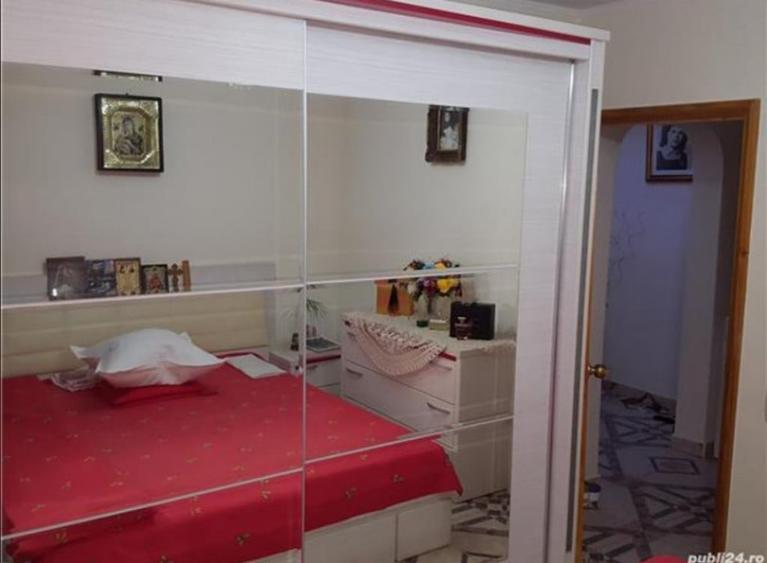Apartament cu 2 camere decomandat în E3