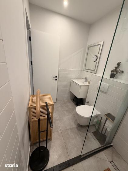 Apartament cu 3 camere în Dămăroaia