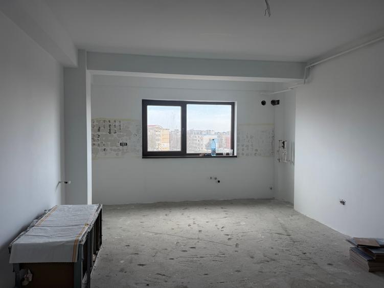 Apartament cu 2 camere decomandat în Km 5