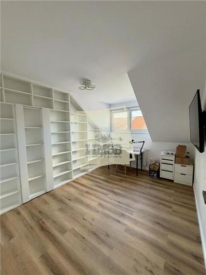 Apartament cu 4 camere decomandat în Piața Cluj