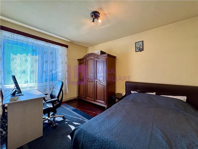 Apartament cu 3 camere semidecomandat în Terezian
