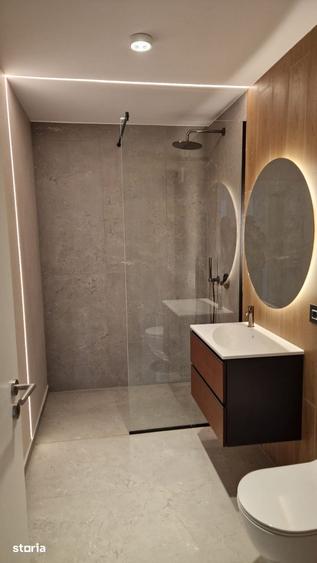 Apartament cu 2 camere decomandat în Tractorul