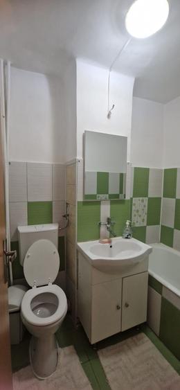 Garsonieră decomandată în Sud